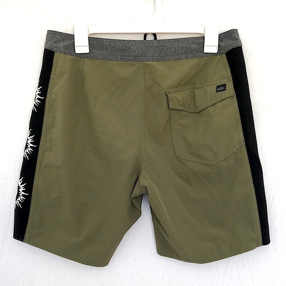 Quicksilver Shorts - Picture 2 of 2